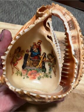 Vintage 1950’s Religious Carved Conch Seashell